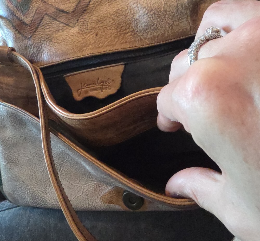 Jane Yoo Abstract Vintage Leather Purse - Picture 7 of 12